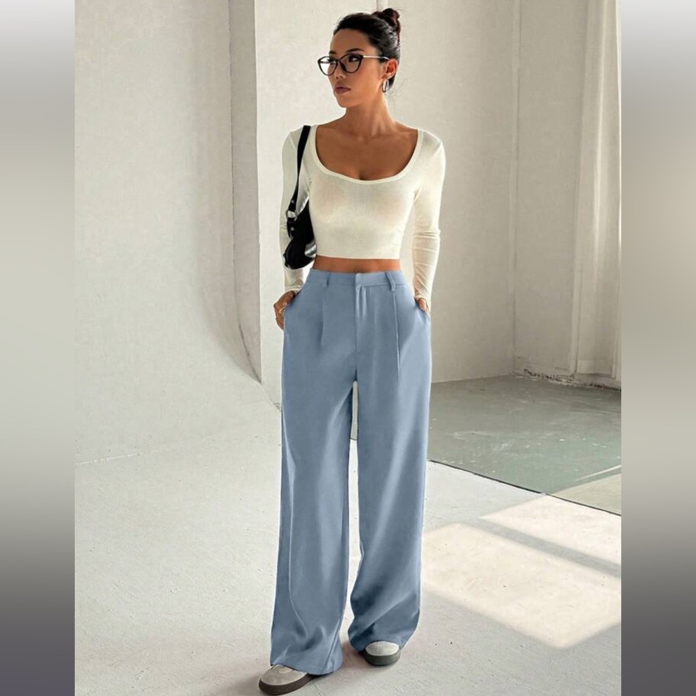 Chic Women's Wide-Leg Pants in Light Blue